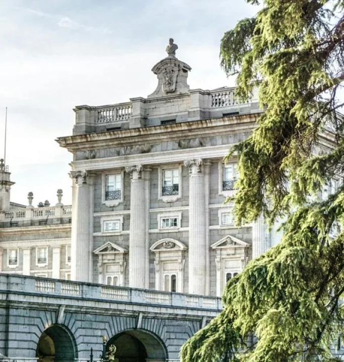 Life Abogados · sede en Madrid